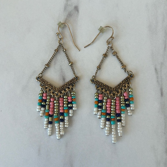 Tassel beaded earrings - Picture 3 of 3